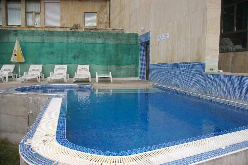 Hotel Saint Vrach サンダンスキ エクステリア 写真